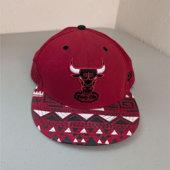 Chicago Bulls New Era 9Fifty Windy City Hardwood Classics Aztec Snapback Cap Hat - Picture 1 of 6